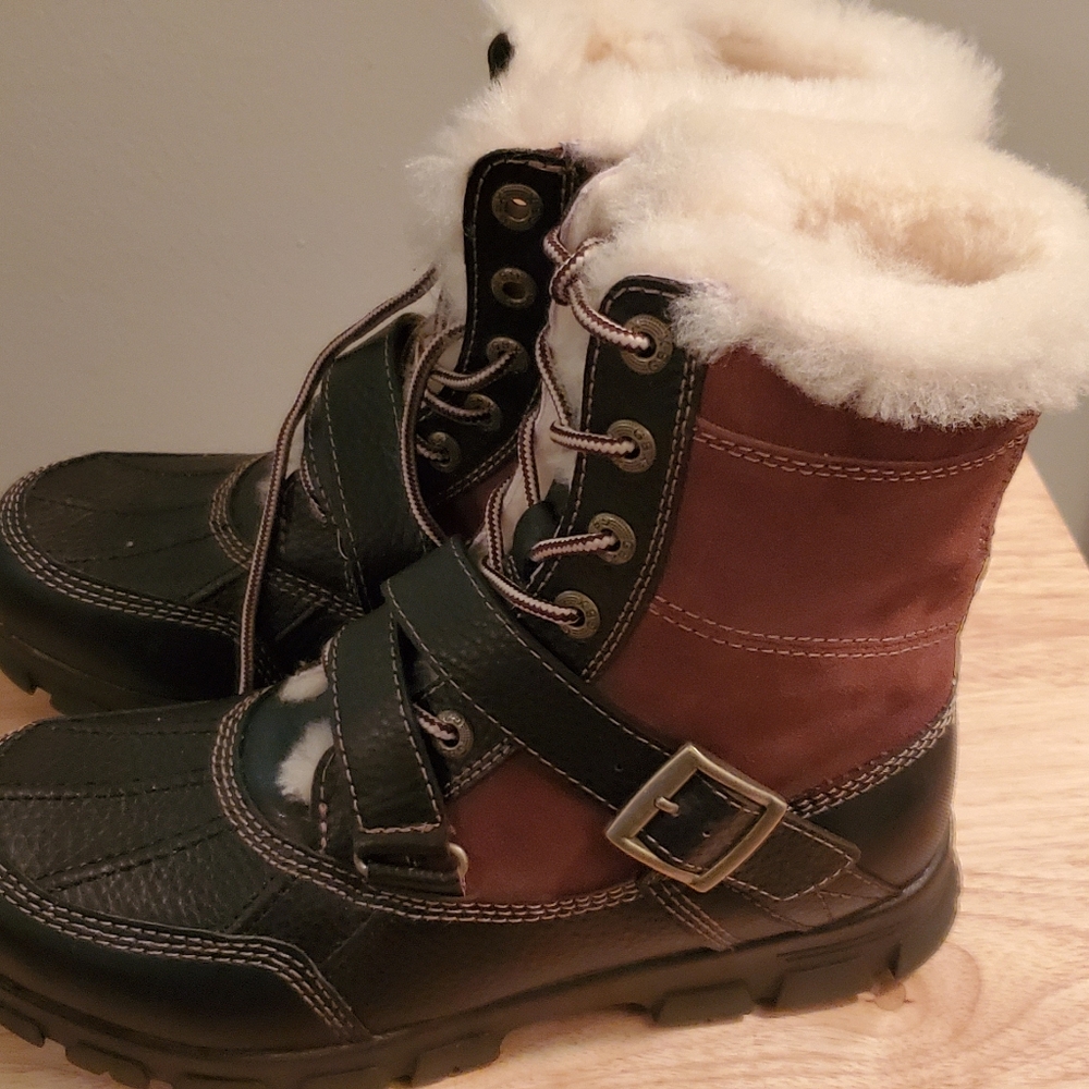 Brand new GBX Suede and Leather Duck Snow Boots